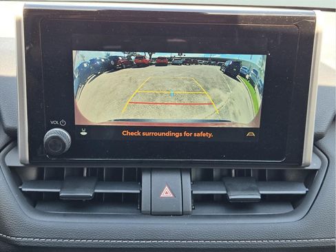 Used 2025 Toyota RAV4 XLE w/ Convenience Package FWD image 16