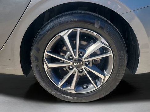 Used 2023 Kia Forte LXS image 11