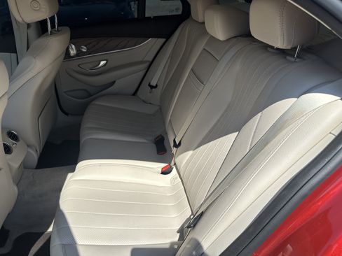 Used 2017 Mercedes-Benz E 300 image 10