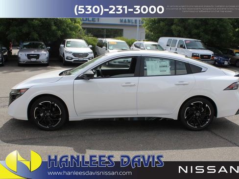 New 2026 Nissan Sentra SR w/ SR Premium Package FWD image 2