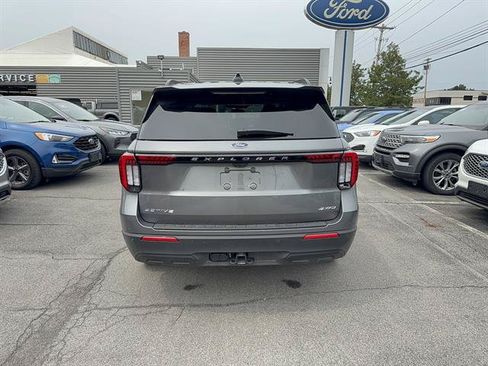 Used 2026 Ford Explorer Active AWD/4WD image 10