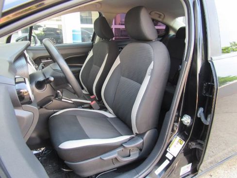 Used 2020 Nissan Versa SV image 13