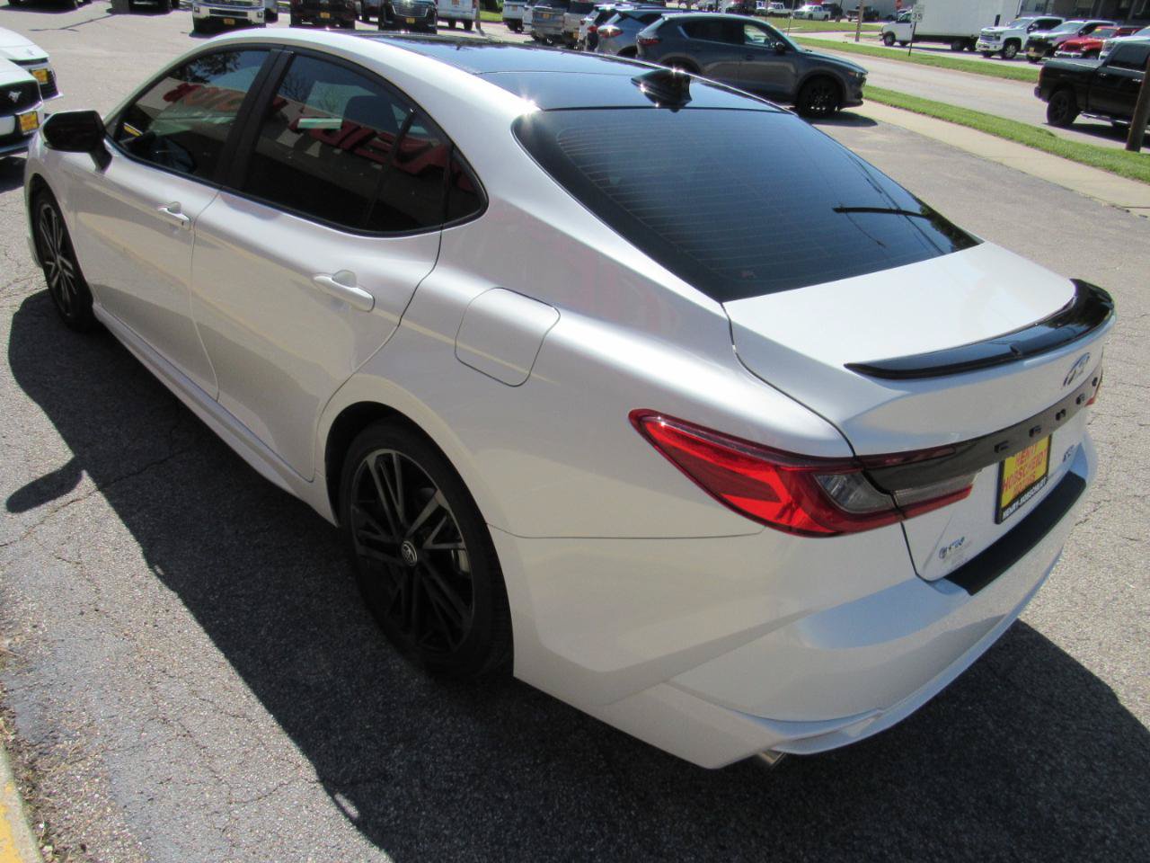 Used 2025 Toyota Camry XSE FWD image 11