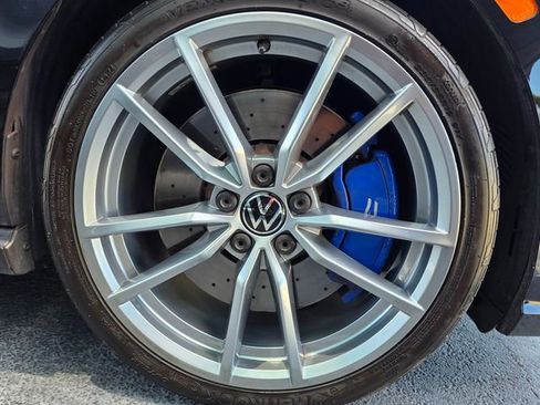 Used 2024 Volkswagen Golf R AWD/4WD image 32