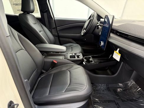 New 2025 Ford Mustang Mach-E Premium image 19