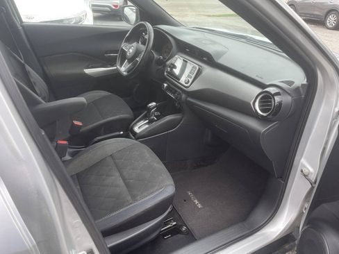Used 2018 Nissan Kicks SV FWD image 25