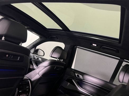 Used 2021 BMW X7 M50i image 35