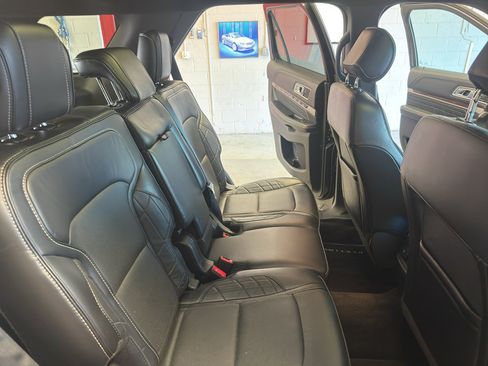 Used 2016 Ford Explorer Platinum AWD/4WD image 26