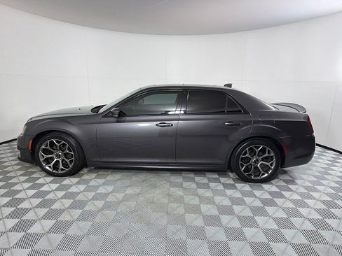 Used 2018 Chrysler 300 S w/ 300S Premium Group RWD image 8