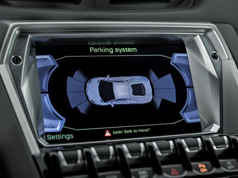 Used 2018 Lamborghini Aventador S image 38