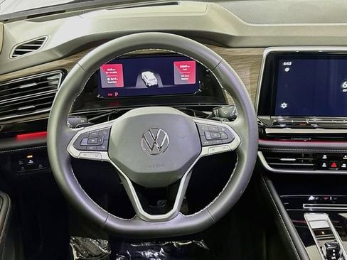 Certified 2024 Volkswagen Atlas SEL AWD/4WD image 12