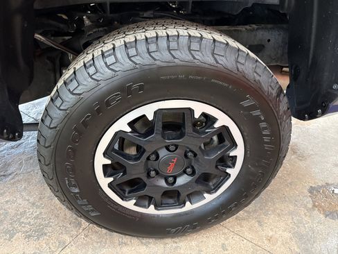 Used 2024 Toyota Tacoma TRD Off-Road image 8