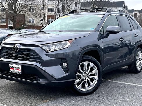 Used 2019 Toyota RAV4 XLE Premium image 1