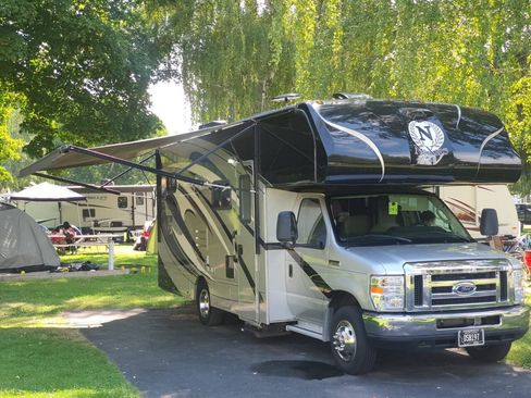 Used 2018 Ford E-450 and Econoline 450 Super Duty w/ Motorhome Prep Package RWD image 1