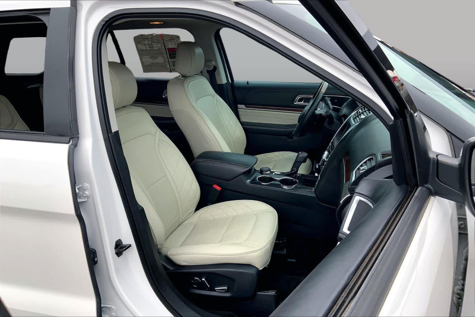 Used 2017 Ford Explorer Platinum AWD/4WD image 9