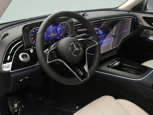 New 2026 Mercedes-Benz E 450 4MATIC Sedan image 4