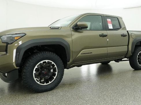 New 2026 Toyota Tacoma TRD Off-Road AWD/4WD image 36