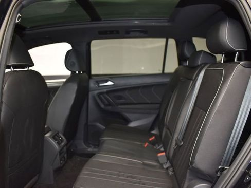 Used 2023 Volkswagen Tiguan SE R-Line image 10