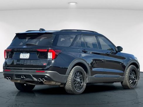 Used 2025 Ford Explorer ST AWD/4WD image 2