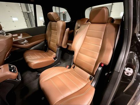 Used 2024 Mercedes-Benz GLS 450 4MATIC image 22