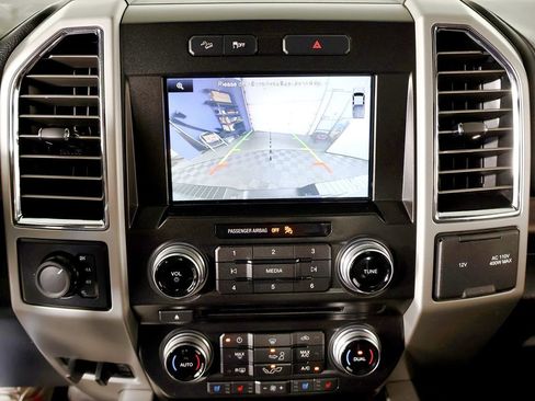 Used 2015 Ford F150 Lariat w/ Equipment Group 502A Luxury image 40