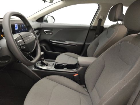 Used 2025 Kia K4 FWD image 17