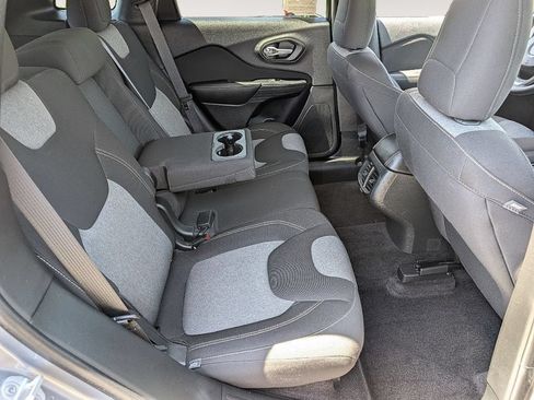 Used 2016 Jeep Cherokee Sport AWD/4WD image 24