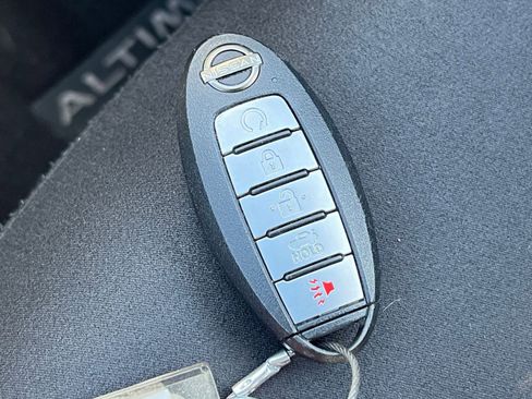 Used 2025 Nissan Altima 2.5 SV image 24