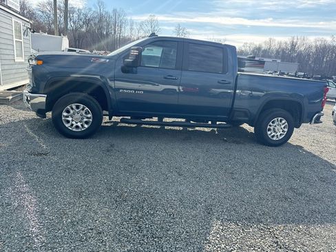 Used 2025 Chevrolet Silverado 2500 LT image 4