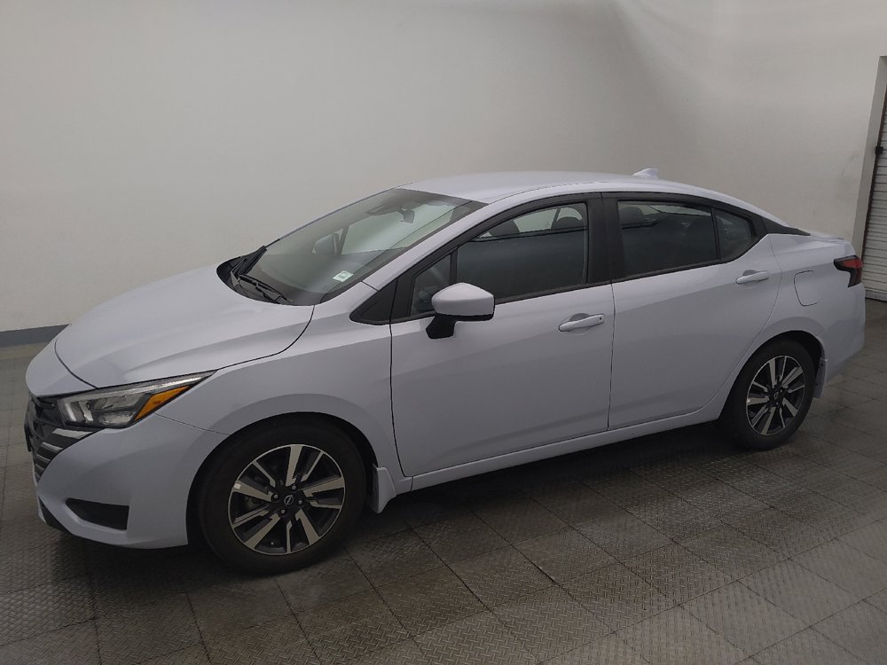 Used 2025 Nissan Versa SV w/ Trunk Package FWD image 2