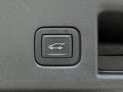 Used 2024 Chevrolet Equinox RS FWD image 35