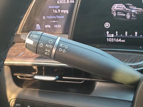 Used 2021 Cadillac Escalade Premium Luxury w/ Performance Package image 19