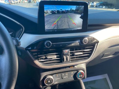 Used 2021 Ford Escape SE image 21