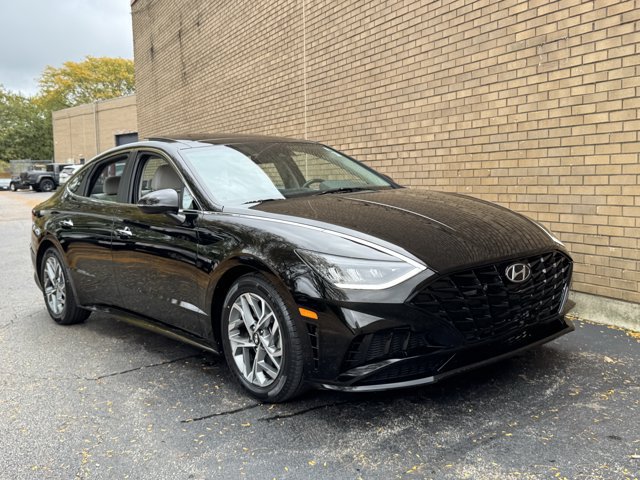 Used 2023 Hyundai Sonata SEL w/ Convenience Package FWD image 2