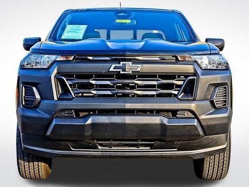 Used 2025 Chevrolet Colorado W/T w/ Advanced Trailering Package image 6