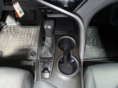 Used 2024 Toyota Camry SE AWD/4WD image 30