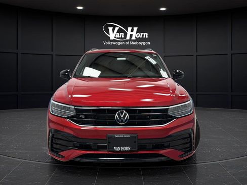 Used 2024 Volkswagen Tiguan SE R-Line AWD/4WD image 2