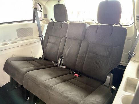 Used 2017 Dodge Grand Caravan SE w/ Power Window Group image 18