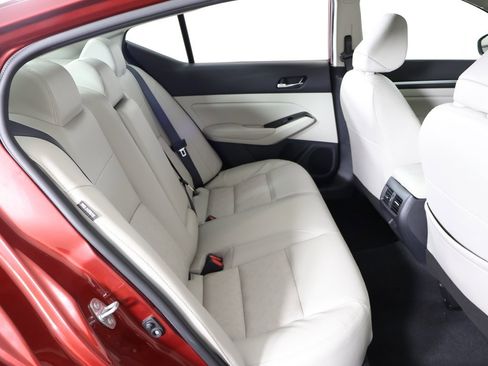 Used 2024 Nissan Altima 2.5 SL image 37