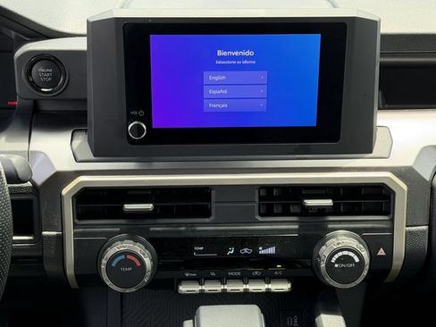 Used 2025 Toyota Tacoma SR5 AWD/4WD image 17