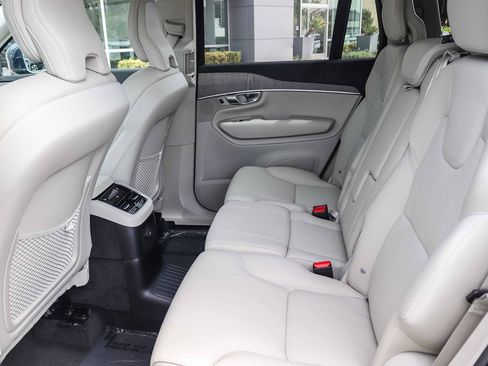 Used 2024 Volvo XC90 T8 Plus w/ Protection Package Premier AWD/4WD image 19
