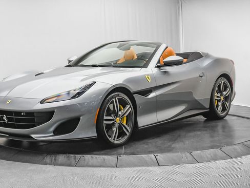 Used 2019 Ferrari Portofino image 4