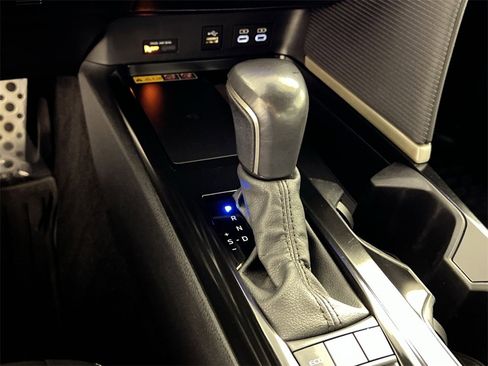 Used 2025 Toyota Camry SE image 22