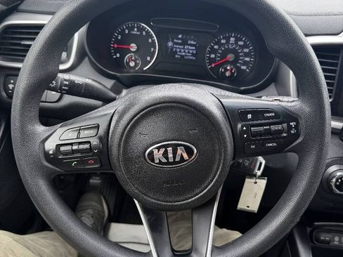 Used 2016 Kia Sorento LX AWD/4WD image 11