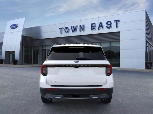 New 2026 Ford Explorer Active RWD image 5