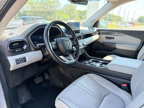 Used 2023 Honda Pilot Elite image 10