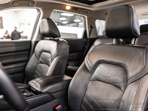 Used 2022 Nissan Pathfinder Platinum w/ Cargo Package image 18