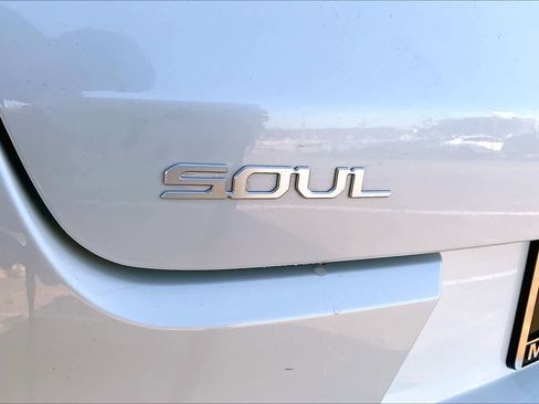 Certified 2024 Kia Soul LX image 7