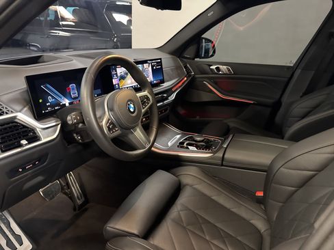 Used 2024 BMW X5 xDrive40i w/ M Sport Package image 8