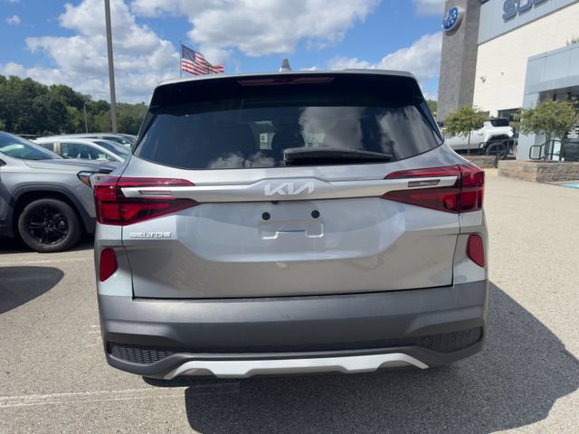 Used 2023 Kia Seltos LX AWD/4WD image 4